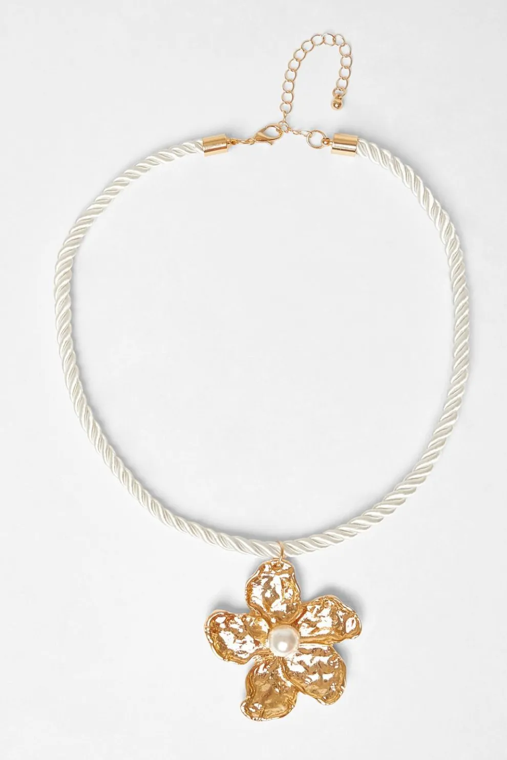 Gold Flower Pendant Necklace