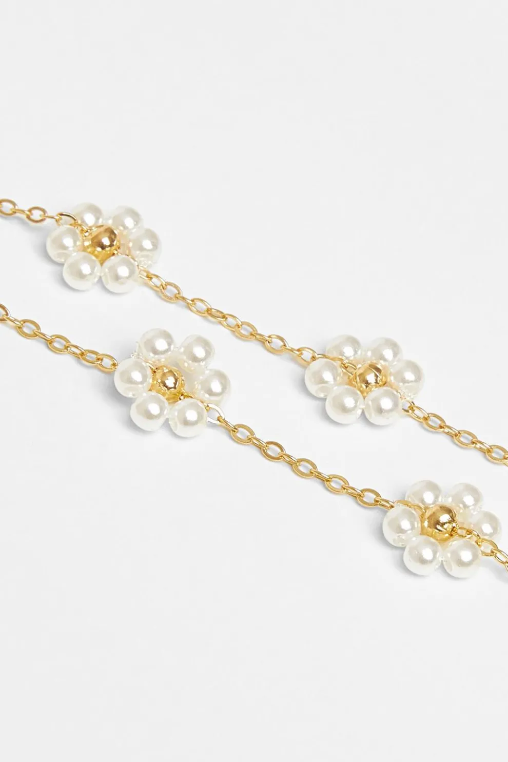 White Pearl Daisy Necklace